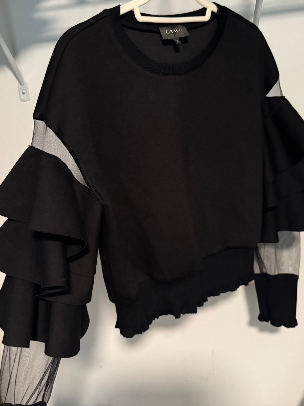 Gracia Black Ruffle-Sleeve Cropped Top - Picture 4 of 6